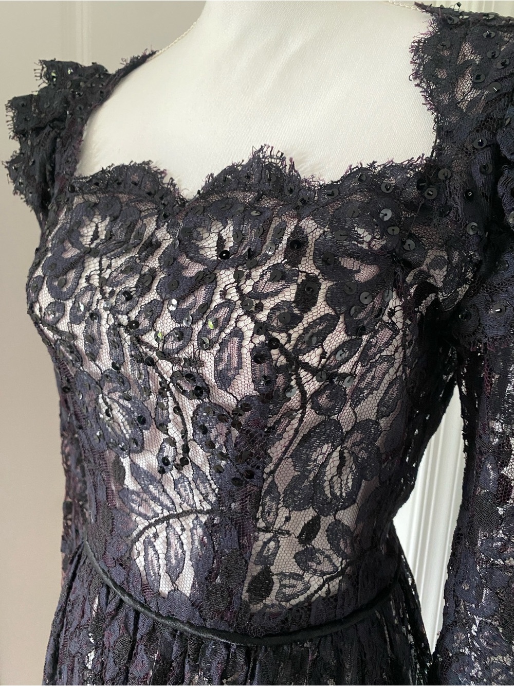 80s RARE Vintage Lace overlay gown - Picture 5 of 8